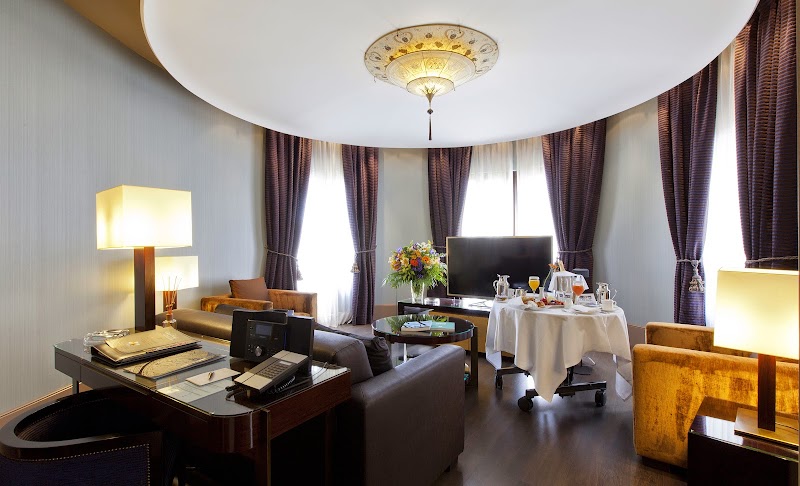Hotel Casa Fuster - Hotel Casa Fuster Pg. de Gràcia, 132, Gràcia, 08008 Barcelona, Spain