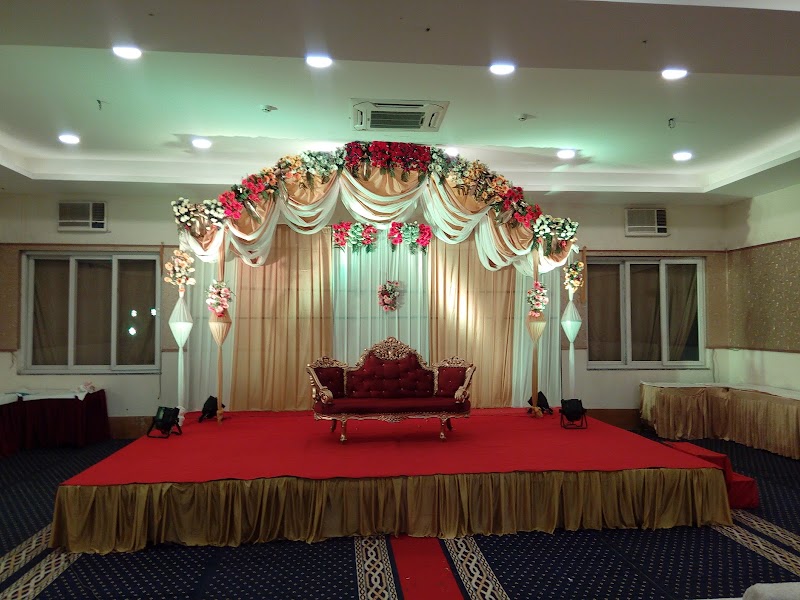 COUNTRY CLUB HOSPITALITY & HOLIDAYS LTD - COUNTRY CLUB HOSPITALITY & HOLIDAYS LTD EROS REGENCY, Charmwood Village, Sector 39, Faridabad, Haryana 121009, India