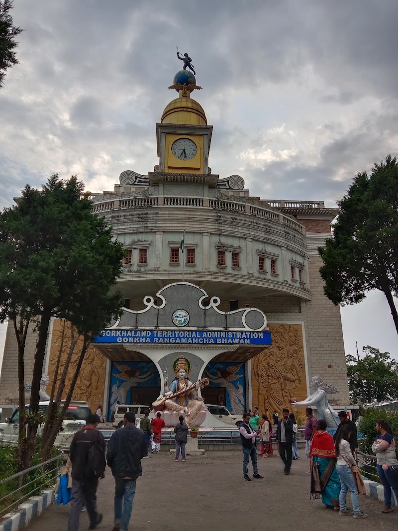 Darjeeling Mall - Darjeeling Mall 27V9+W3X, Chauk Bazaar, Darjeeling, West Bengal 734101, India