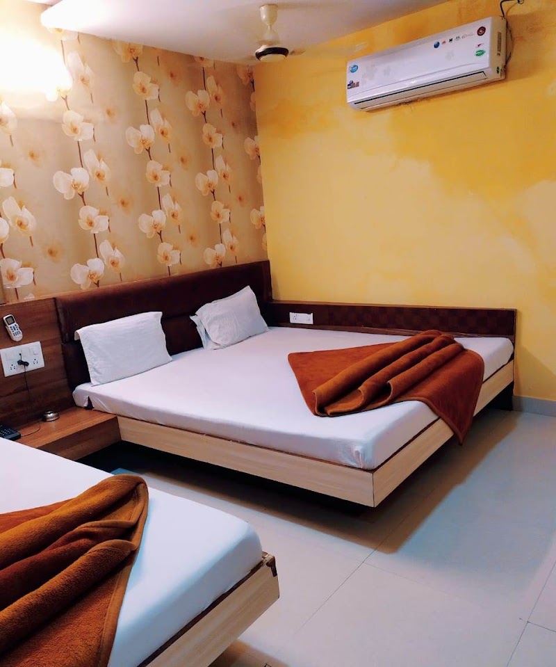 hotel mahakal ashray - hotel mahakal ashray, 134, opp. Mahakal Mandir, Kot Mohalla, Jaisinghpura, Ujjain, Madhya Pradesh 456006, India