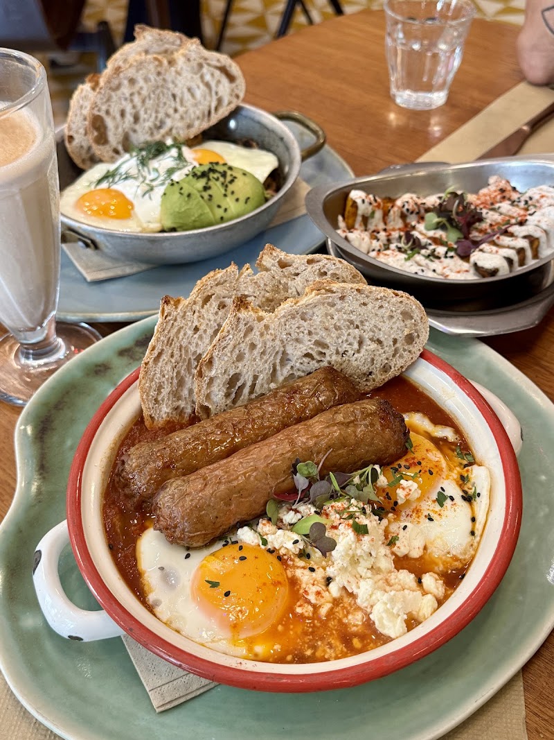 Faire. Brunch & Drinks - Faire. Brunch & Drinks Carrer de Girona, 81, Eixample, 08009 Barcelona, Spain