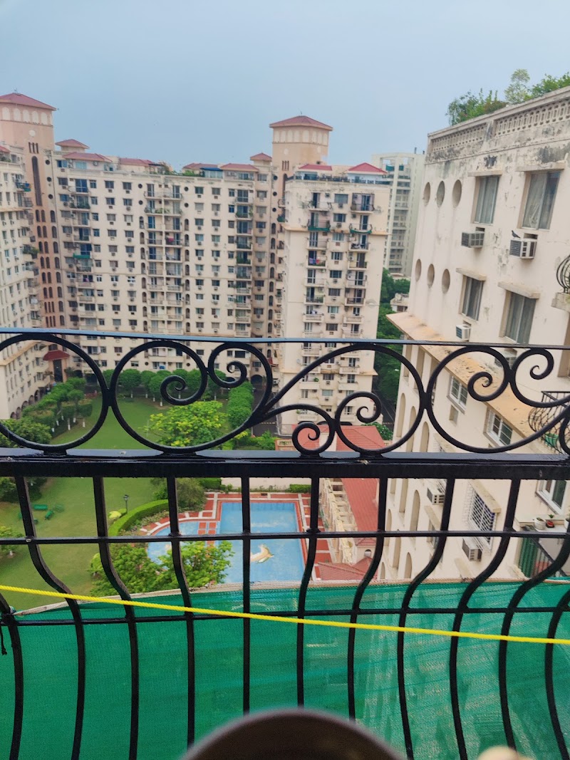 DLF Oakwood Estate - DLF Oakwood Estate DLF Oakwood Estate, Plot 161, Akashneem Marg, DLF Phase 2, Sector 25, Gurugram, Shahpur, Haryana 122002, India