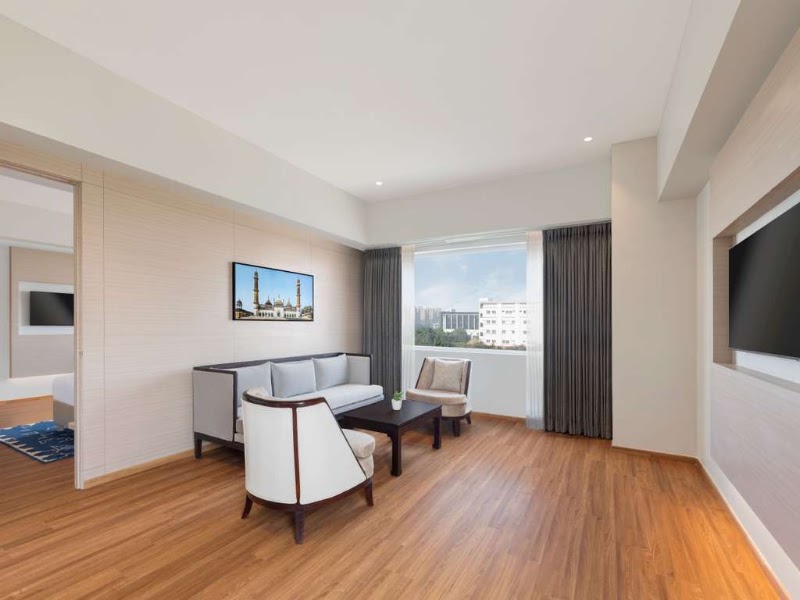 Mercure Lucknow Gomti Nagar - Mercure Lucknow Gomti Nagar Plot No 7-2, Amar Shaheed Path, Lucknow, Ardonamau, Uttar Pradesh 226010, India
