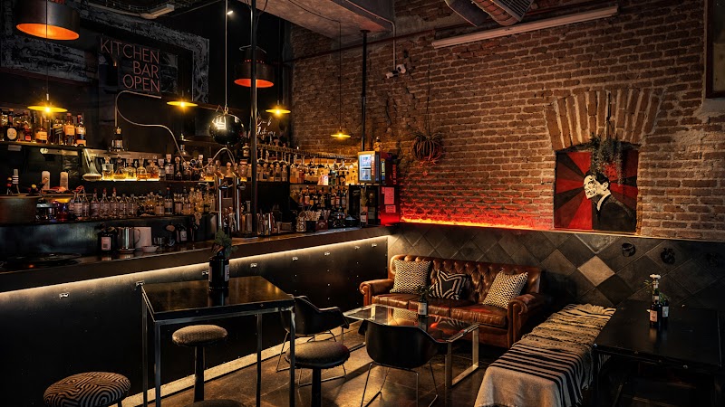 Lynch - •Kitchen •Cocktails •Vibes