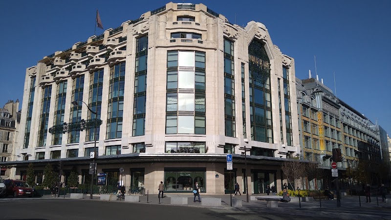Louis Vuitton - Louis Vuitton 2 Rue du Pont Neuf, 75001 Paris, France