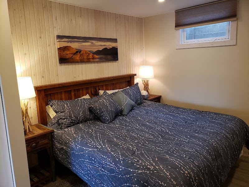 Peachland Eagles Nest B&B - Peachland Eagles Nest B&B 5816 Brown Pl, Peachland, BC V0H 1X4, Canada