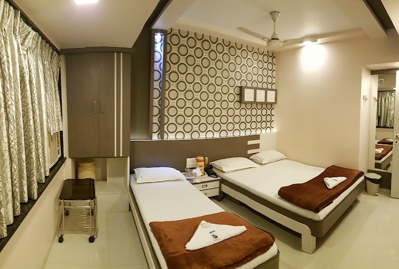 Nice Guest House - Nice Guest House First Floor, Samarth Complex, Bandu Gore Marg, opp. B.M.C. Bhaji Market, Jawahar Nagar, Goregaon West, Mumbai, Maharashtra 400104, India