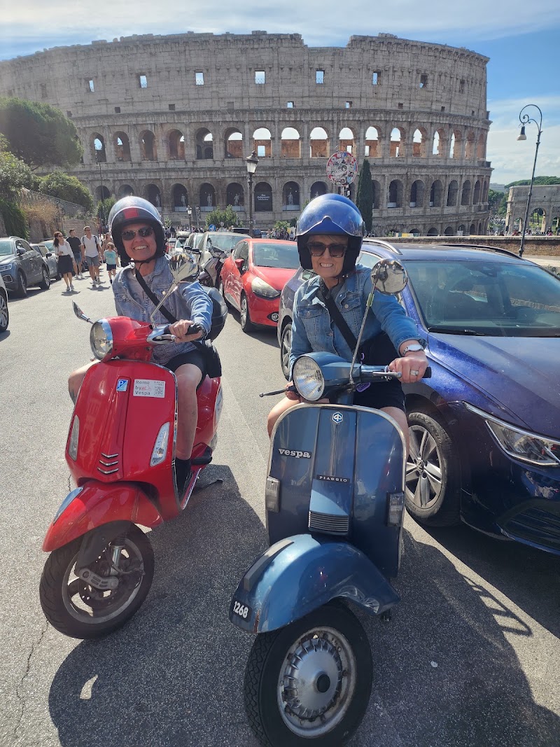 VESPA TOUR OF ROME - ROME BY VESPA - VESPA TOUR OF ROME - ROME BY VESPA, Via della Madonna dei Monti, 00184 Roma RM, Italy