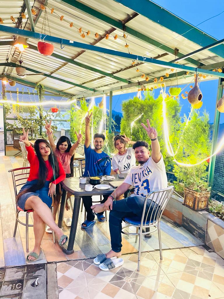 Nature view cafe and food kasauli - Nature view cafe and food kasauli mohan mekin road, Kasauli Gaon, Kasauli, Himachal Pradesh 173201, India