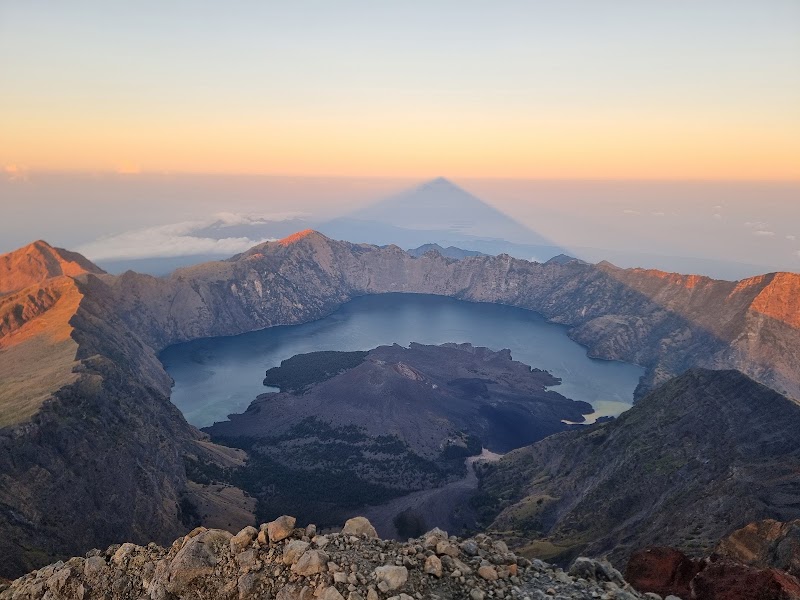 Taman Nasional Gunung Rinjani - Taman Nasional Gunung Rinjani, Jl. Raya Sembalun Lawang, Sembalun Lawang, Kec. Sembalun, Kabupaten Lombok Timur, Nusa Tenggara Bar. 83656, Indonesia
