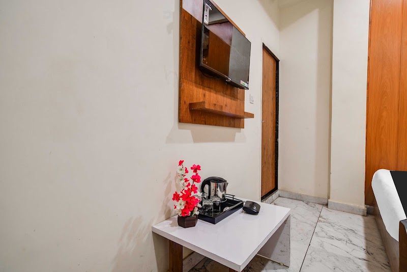 Collection O Ujjain Near Hari Fatak - Collection O Ujjain Near Hari Fatak Hanuman Naka, Plot No 4, Choubey Marg, near Hari O, Keshav Nagar, Ujjain, Madhya Pradesh 456010, India
