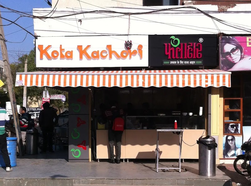 Falahaar & Kota Kachori - Falahaar & Kota Kachori 94, 20, Madhyam Marg, near Meera Marg, Mansarovar Sector 9, Sector 9, Mansarovar, Jaipur, Rajasthan 302020, India