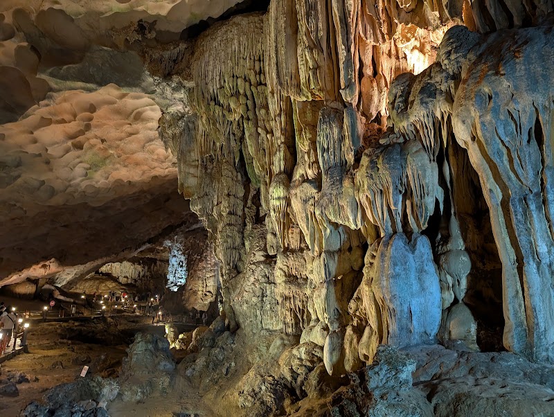 Sung Sot Cave - Sung Sot Cave, Ha Long Bay, Halong City, Hồng Gai