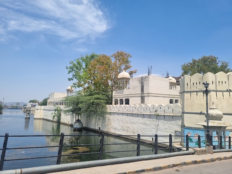 Chand Pole , Udaipur - Chand Pole , Udaipur, HMMJ+2JM, Chand Pole, Pichola, Udaipur, Rajasthan 313004, India