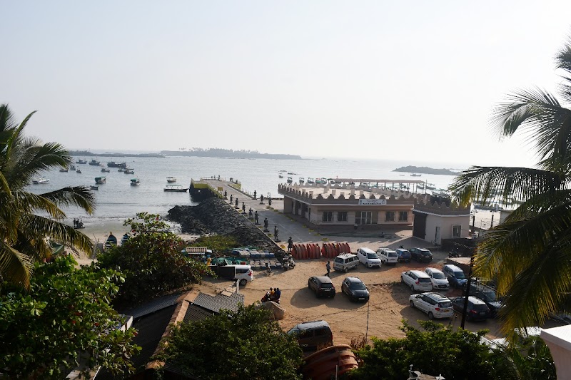 Laxmi Beach Homestay and Restaurant