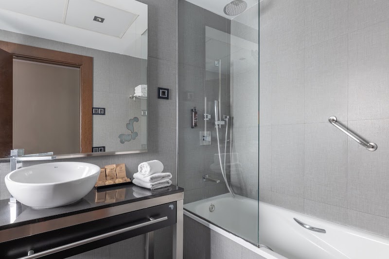 Hotel Colonial Barcelona - Hotel Colonial Barcelona, Via Laietana, 3, Ciutat Vella, 08003 Barcelona, Spain