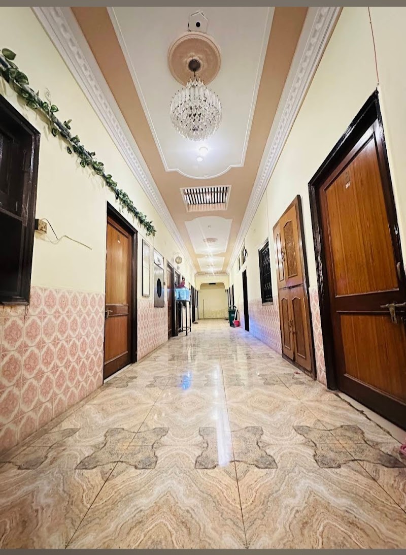 Hotel New Lucknow | Best and budget hotel for couples,family and officials | near charbagh and aminabad | - Hotel New Lucknow | Best and budget hotel for couples,family and officials | near charbagh and aminabad | 91/28 GF, Yadunath Sanyal Road, Latouche Rd, Ghasyari Mandi, Naka Hindola, Lucknow, Uttar Pradesh 226001, India