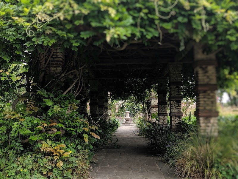 Old English Garden - Old English Garden, 4 St Agnes Pl, London SE11 4BE, UK