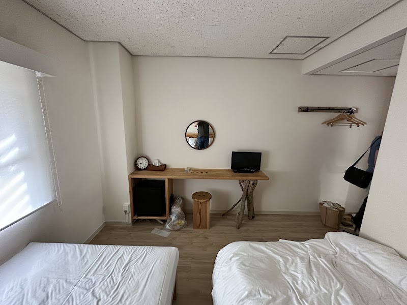 ホテル石垣 & ちこんきやー - ホテル石垣 & ちこんきやー 280 Ishigaki, Okinawa 907-0023, Japan