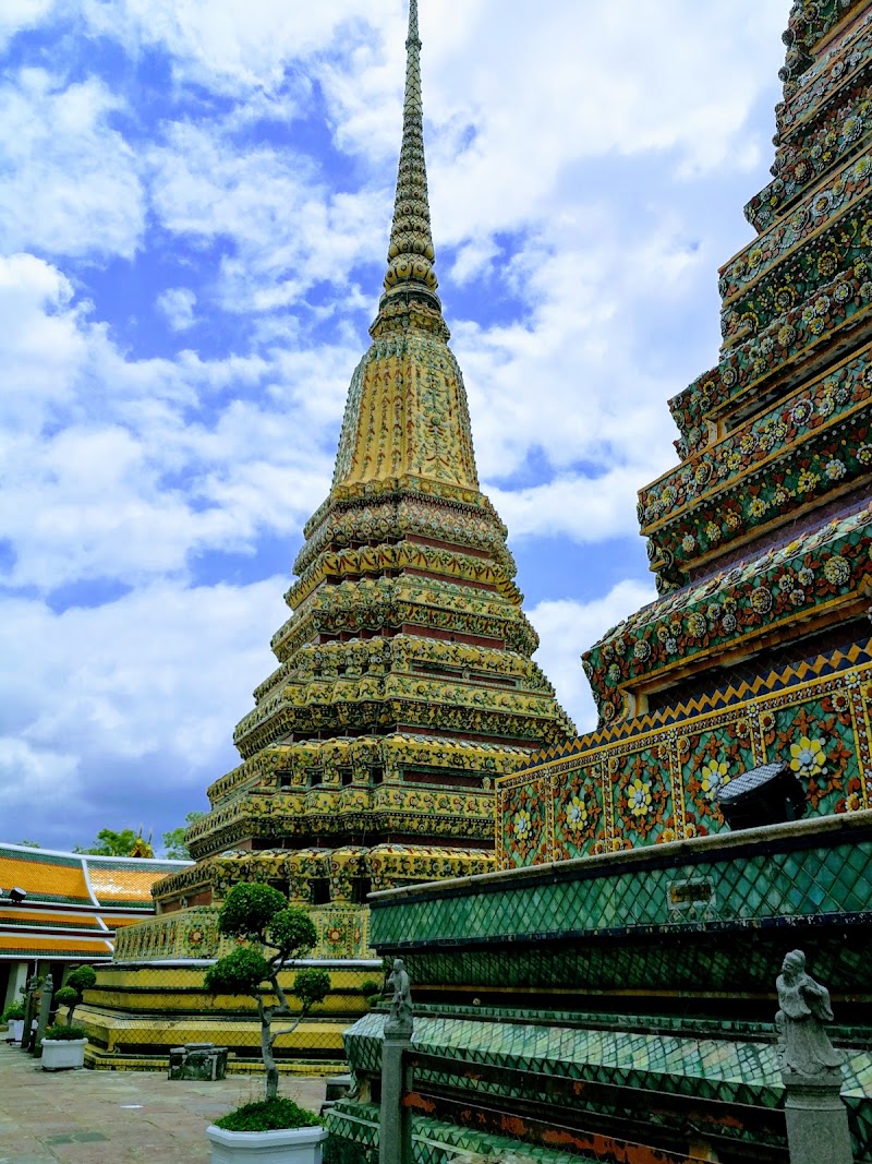 Wat Phra Chetuphon Wimon Mangkhalaram Rajwaramahawihan - Wat Phra Chetuphon Wimon Mangkhalaram Rajwaramahawihan 2 Thanon Sanam Chai, Khwaeng Phra Borom Maha Ratchawang, Khet Phra Nakhon, Krung Thep Maha Nakhon 10200, Thailand