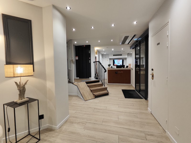 Le 55 Montparnasse Hôtel - Le 55 Montparnasse Hôtel 55 Rue de Plaisance, 75014 Paris, France
