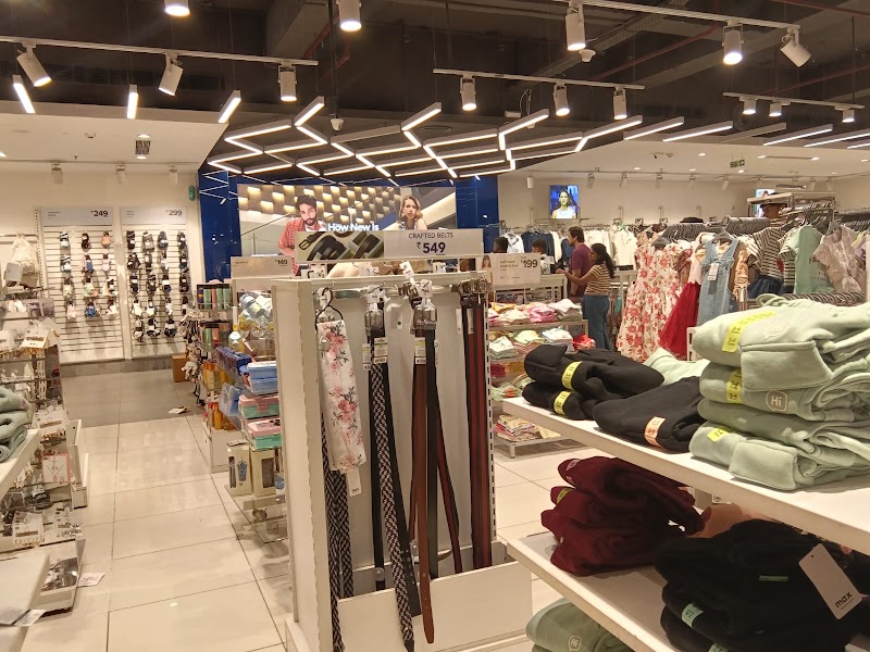 Max - Max Lower GF, Phase 1, Spectrum Mall, Metro Station, Sector 75 Rd, Nr, Sector 50, Noida, Uttar Pradesh 201316, India