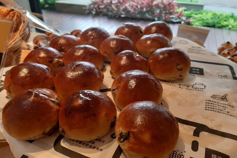 WuPaoChun Bakery Taipei - WuPaoChun Bakery Taipei 110, Taiwan, Taipei City, Xinyi District, Sanli Village, Section 5, Xinyi Rd, 124號126號1F