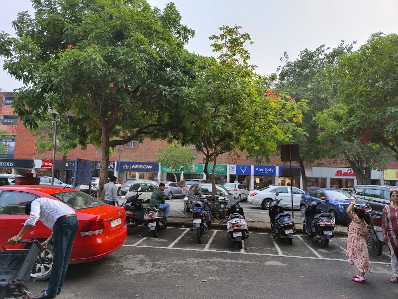 Sector 17 Market - Sector 17 Market, 30, Jan Marg, Sector 17A, Sector 17, Chandigarh, 160017, India