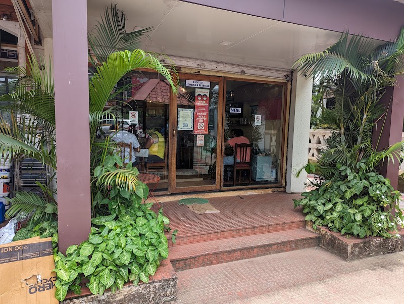 Caravela Cafe And Bistro
