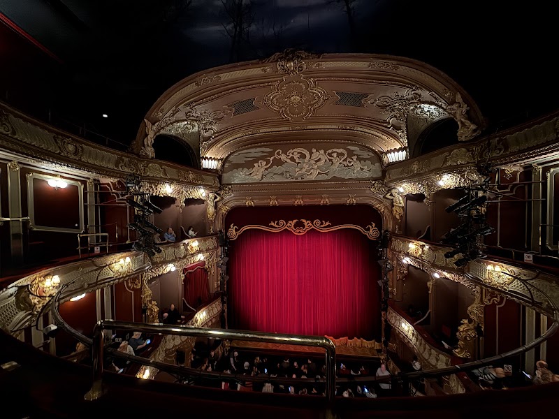 Apollo Theatre - Apollo Theatre, Shaftesbury Ave, London W1D 7EZ, UK