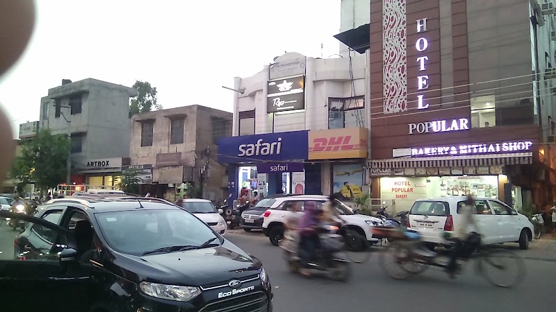 Safari Bag Exclusive Store - Safari Bag Exclusive Store, Building No 8, Queens Rd, opposite Popular Bakery, Crystal Chowk, INA Colony, Amritsar, Punjab 143001, India