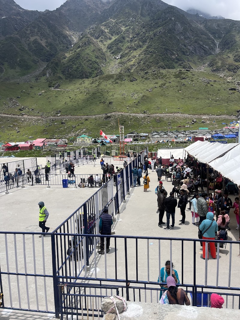 Helipad Kedarnath - Helipad Kedarnath, P3Q9+925, Trekking Way, Kedarnath, Uttarakhand 246445, India