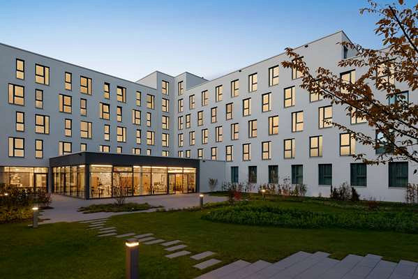 Super 8 by Wyndham Augsburg - Super 8 by Wyndham Augsburg, Eichleitnerstraße 9, 86199 Augsburg, Germany