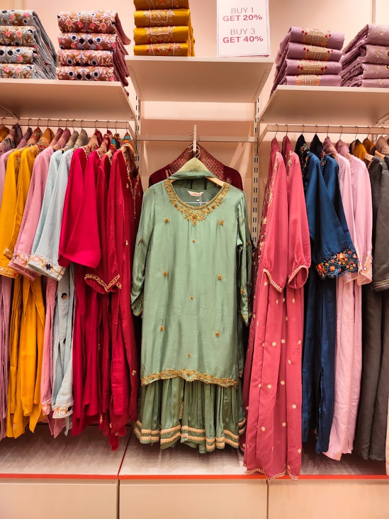 Peachmode, Nexus Elante Mall - Peachmode, Nexus Elante Mall, Store Unit no 236A 2nd floor, Elante Mall, Industrial Area Phase I, Chandigarh, Punjab 160002, India