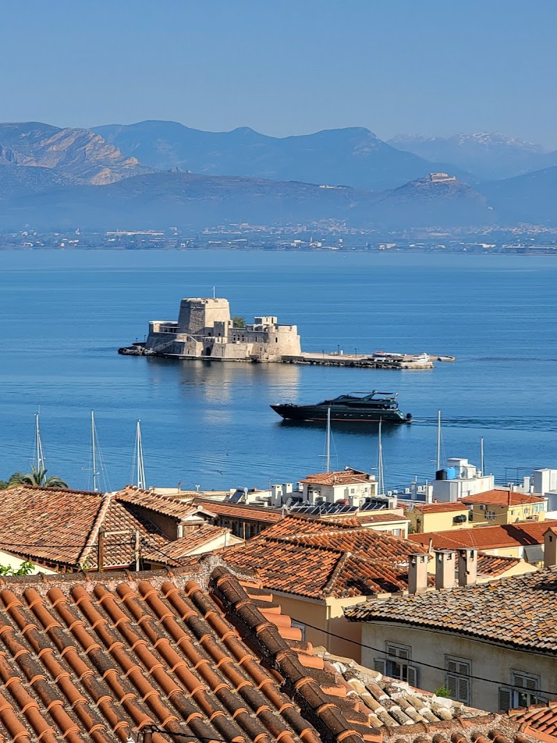 Acronafplia Pension A - Acronafplia Pension A Ευθυμιόπουλου 14, Nafplio 211 00, Greece