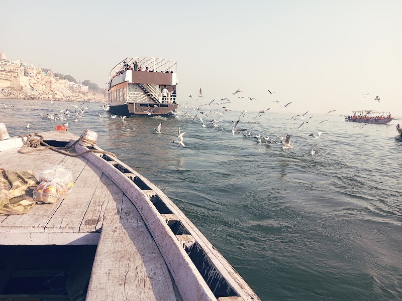 Munshi Ghat, (Varanasi) - Munshi Ghat, (Varanasi) 8245+6V8, Dashashwamedh Ghat Rd, Ghats of Varanasi, Bangali Tola, Varanasi, Uttar Pradesh 221001, India