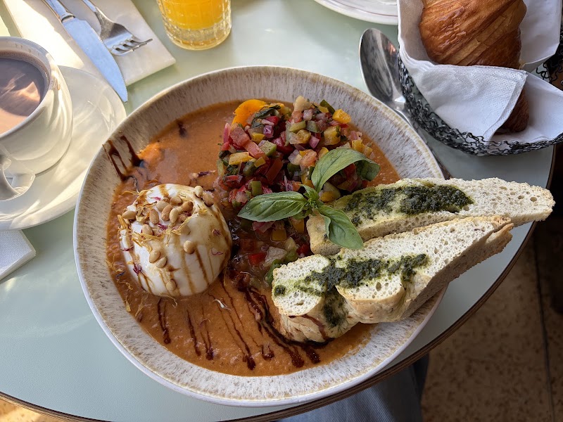 Café Panis - Café Panis 21 Quai de Montebello, 75005 Paris, France