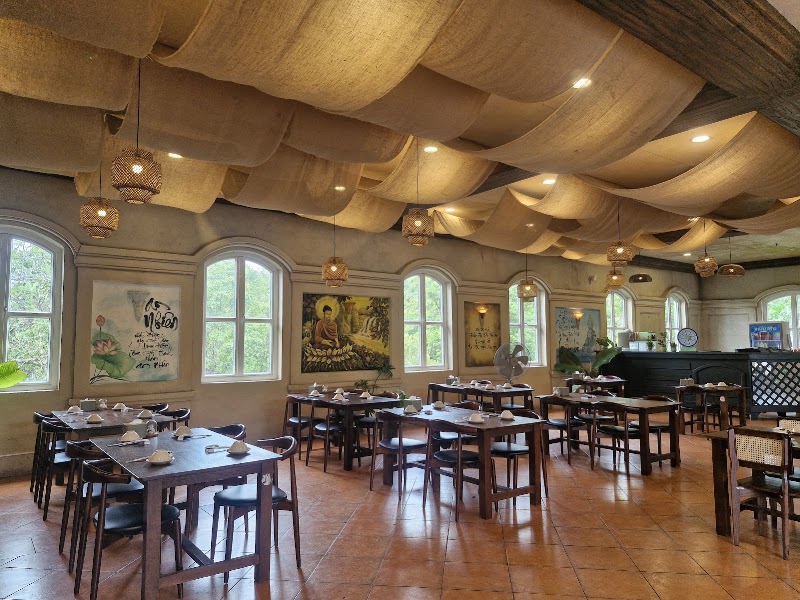 NGOC CHI VEGAN RESTAURANTS - BÀ NÀ HILLS - NGOC CHI VEGAN RESTAURANTS - BÀ NÀ HILLS Bà Nà Hills, Bà Nà, Đà Nẵng 50000, Vietnam