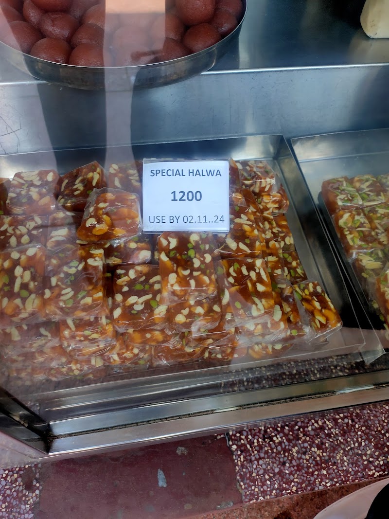 Chaina Ram Sindhi Halwai - Chaina Ram Sindhi Halwai Ground Floor, 6499, Katra Bariyan, near एक्सिस बैंक, Old Delhi, Fatehpuri, Chandni Chowk, Delhi, 110006, India
