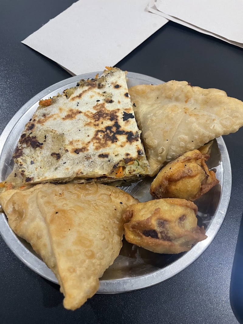 Nagalingam's Bhavan - Pure Vegetarian Indian Restaurant (No onion, garlic and leeks) - Nagalingam's Bhavan - Pure Vegetarian Indian Restaurant (No onion, garlic and leeks), 77 Colombo St, Kandy 20000, Sri Lanka