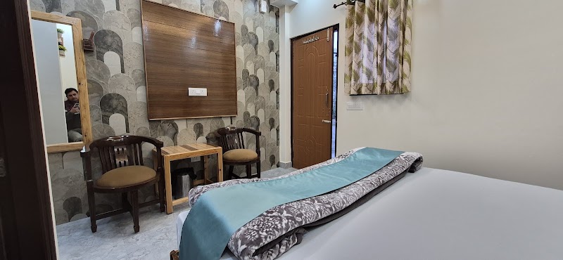 The Cloud 9 - The Cloud 9 Oak bush estate, Civil road, The Mall Road, Mussoorie, Uttarakhand 248179, India