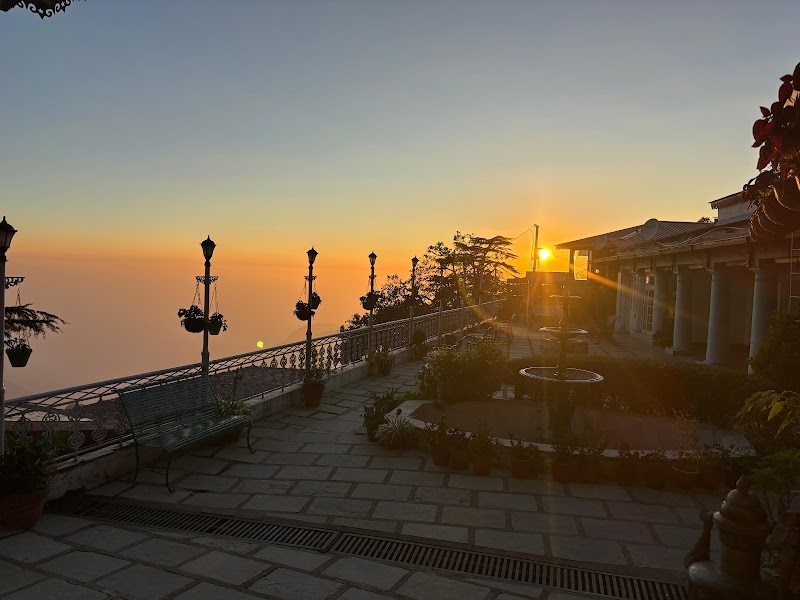 Sansa by the Woods - Manor & Spa - Sansa by the Woods - Manor & Spa Soham Heritage & Art Center Rd, The Mall Road, Mussoorie, Uttarakhand 248179, India