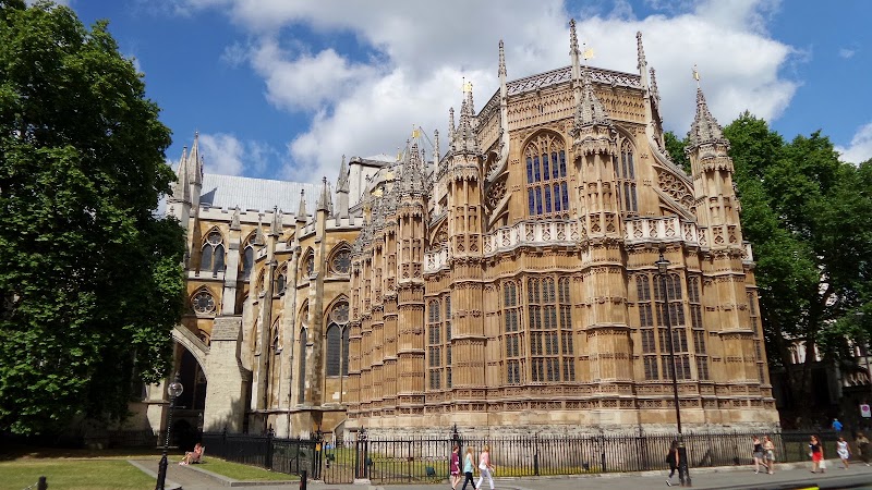 Victoria Tower Gardens - Victoria Tower Gardens Abingdon St, Millbank, London SW1P 3JA, UK