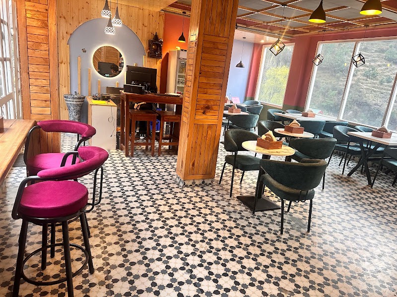 Get Along Cafe