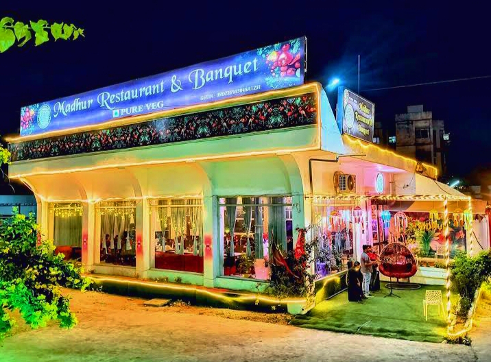 Madhur Restaurant & Banquet - Madhur Restaurant & Banquet Traffic Chauraha, Stanley Rd, Juhi Colony, Vivek Vihar Colony, Old Katra, Prayagraj, Uttar Pradesh 211002, India