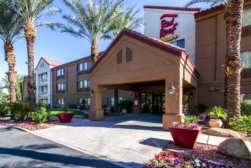 Red Roof PLUS+ Tempe - Phoenix Airport - Red Roof PLUS+ Tempe - Phoenix Airport, 2135 W 15th St, Tempe, AZ 85281, USA