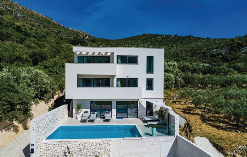 Villa White Lady