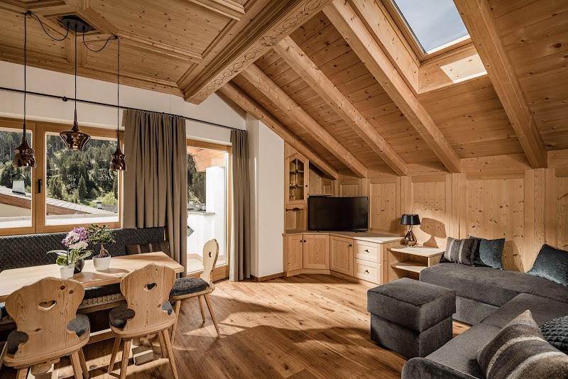 Apartments Belaval - Apartments Belaval Via Dursan, 37, 39047 Santa Cristina Valgardena BZ, Italy