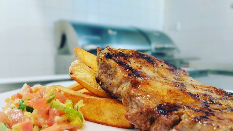 Street Food U Můstku - Street Food U Můstku, Hřensko 68, 407 17 Hřensko, Czechia