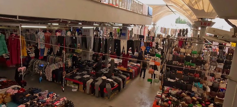 Tuesday and Friday bazaar - Tuesday and Friday bazaar, Hasanpaşa, Uzunçayır Cd., 34722 Kadıköy/İstanbul, Türkiye